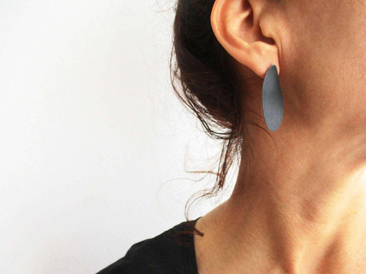 Black Silver Dangle Earrings - Modern Oxidized Jewelry | KimyaJoyas