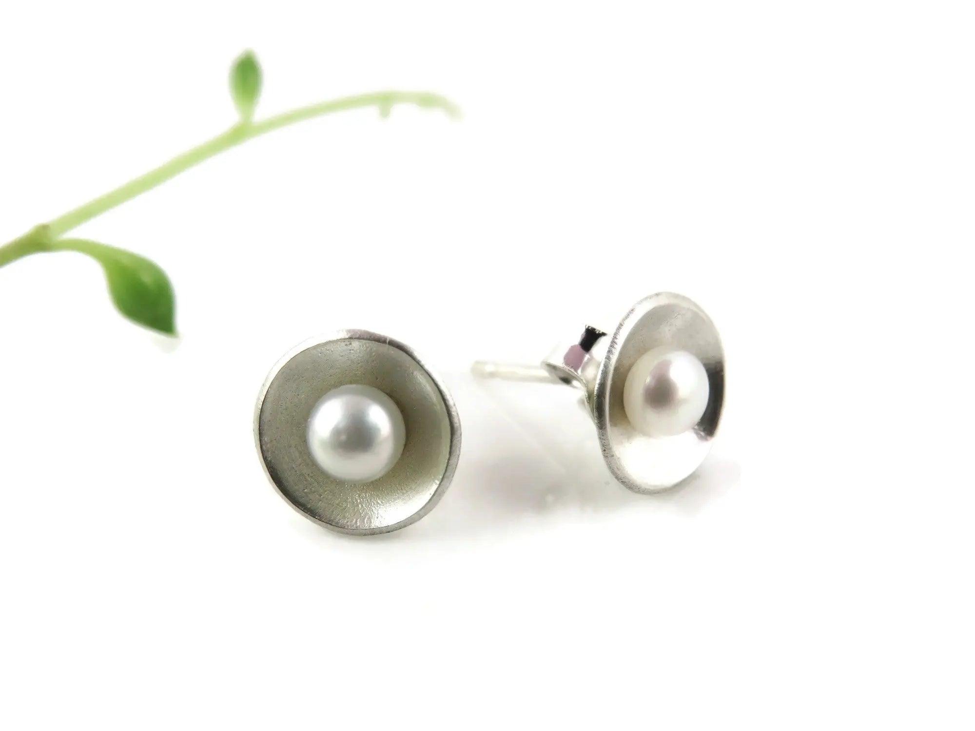 Pearl Silver Stud Earrings - 102NIT KimyaJoyas