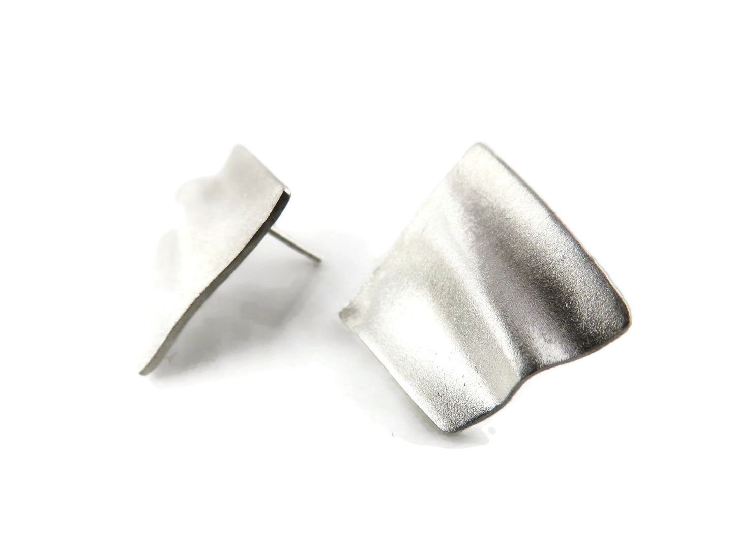 Pleated Sand Textured Silver Stud Earrings - Folded Earrings | KimyaJoyas